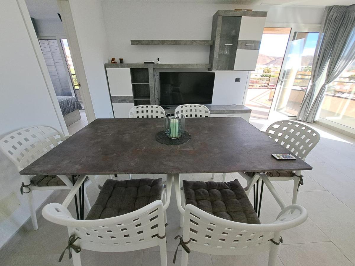 Newly Reformed 2 Bedroom Apartment In The Center Of Los Cristianos Los Cristianos  Exterior photo